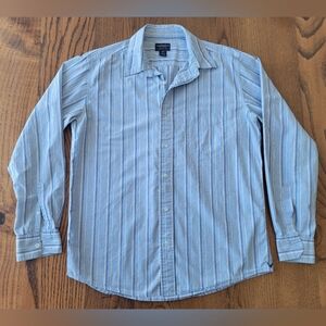 American Eagle Men’s Blue Striped Button Down Shirt Medium